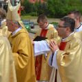 image015